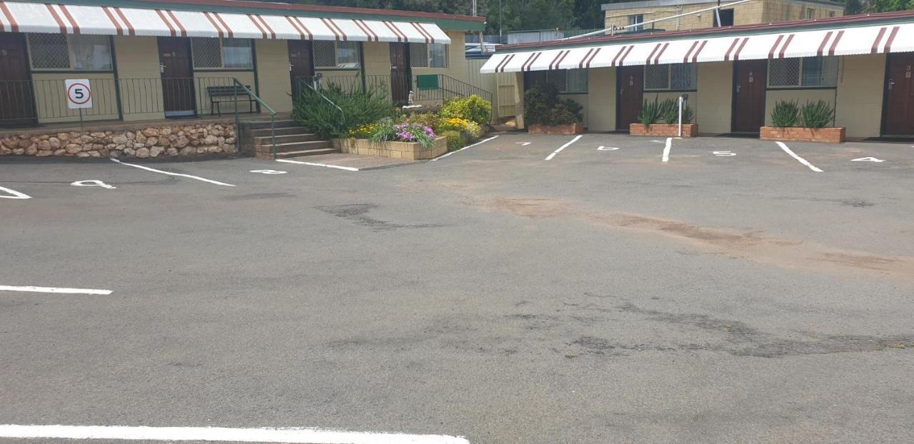 Golden Peak Motel Peakhill Peak Hill ภายนอก รูปภาพ