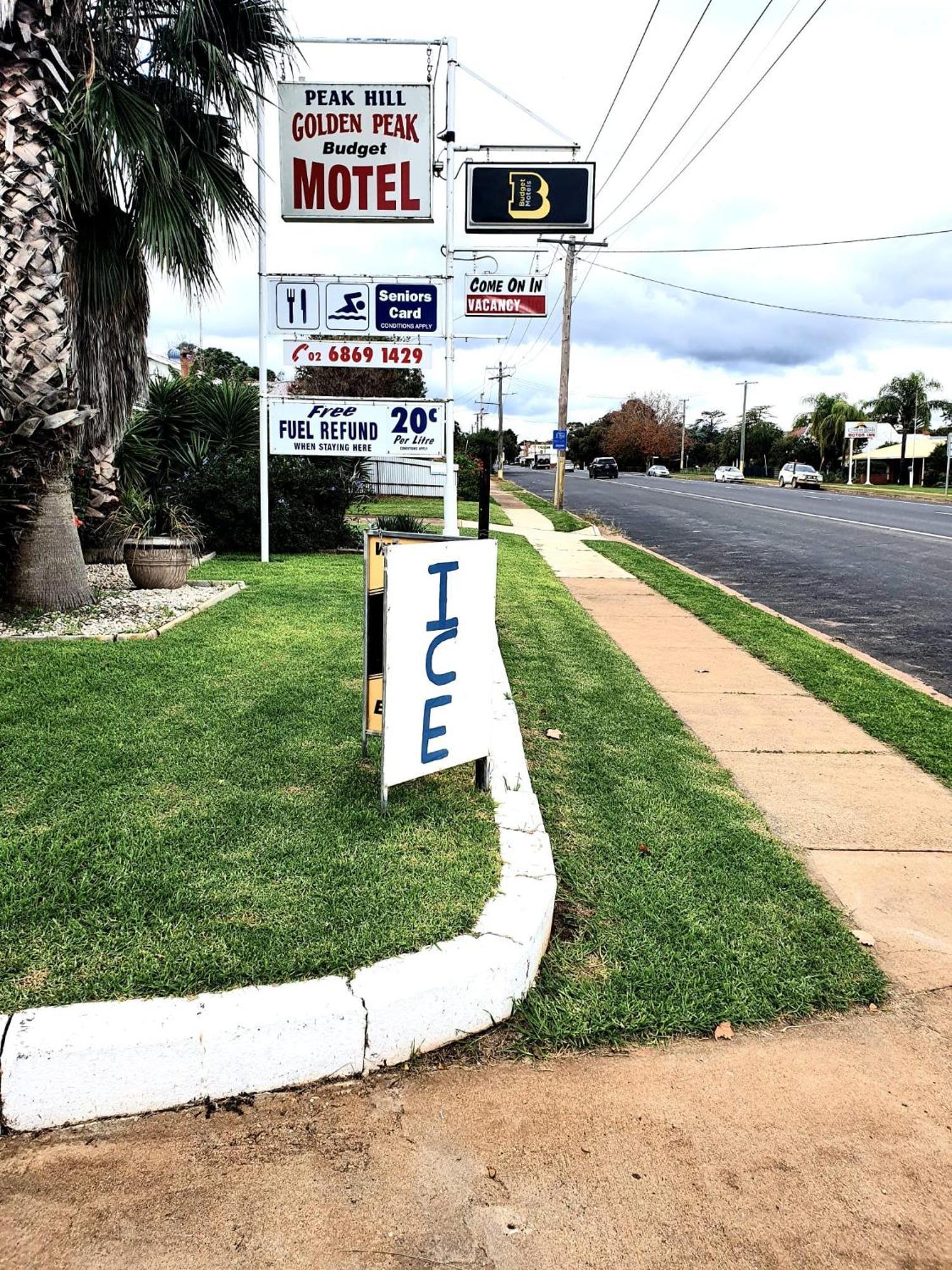 Golden Peak Motel Peakhill Peak Hill ภายนอก รูปภาพ