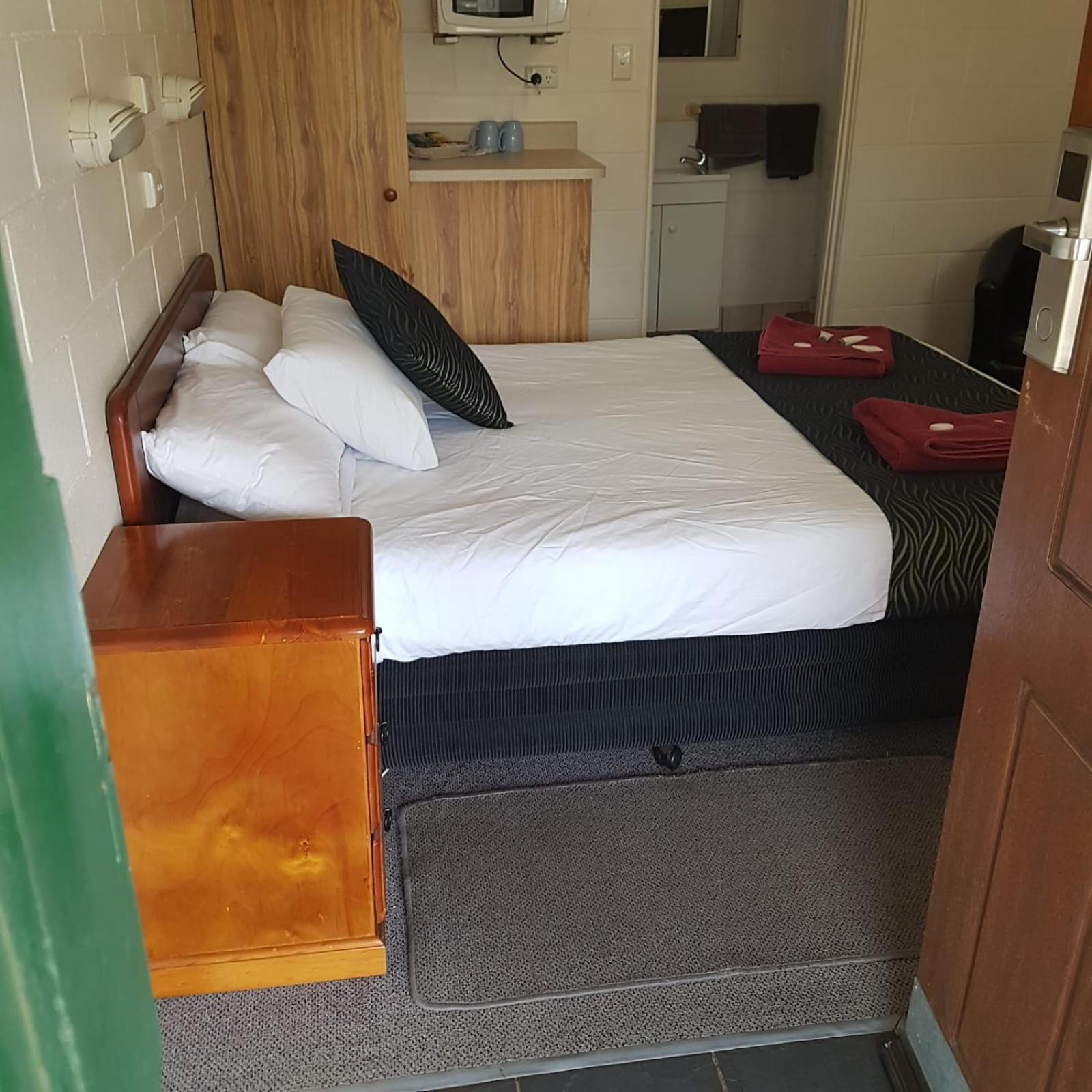 Golden Peak Motel Peakhill Peak Hill ภายนอก รูปภาพ